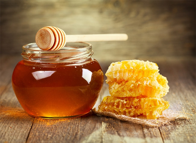 Thức ăn nào khác có thể kết hợp với mật ong để cho chào mào ăn?

